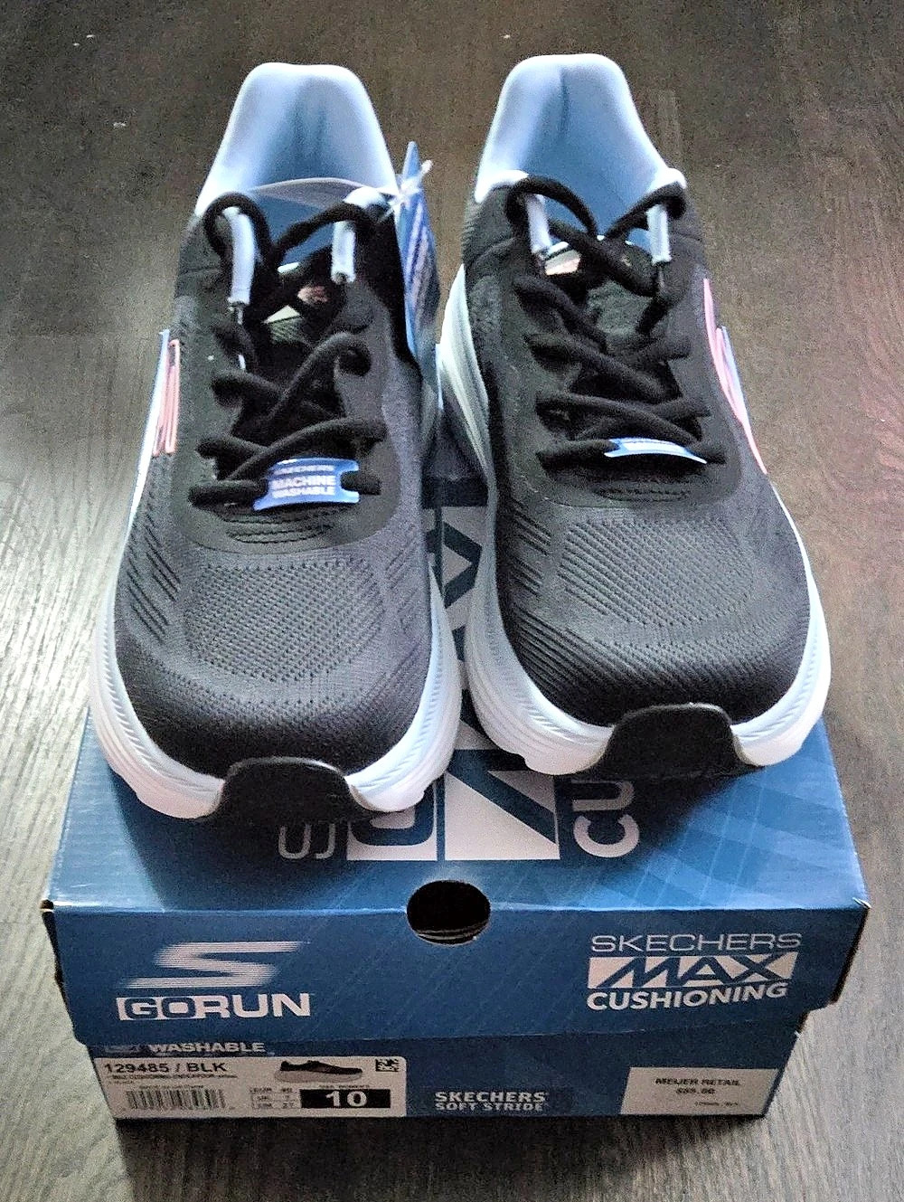 Skechers Women's Go Run Max Cushioning Athletic Shoes Black & Pink Size 10